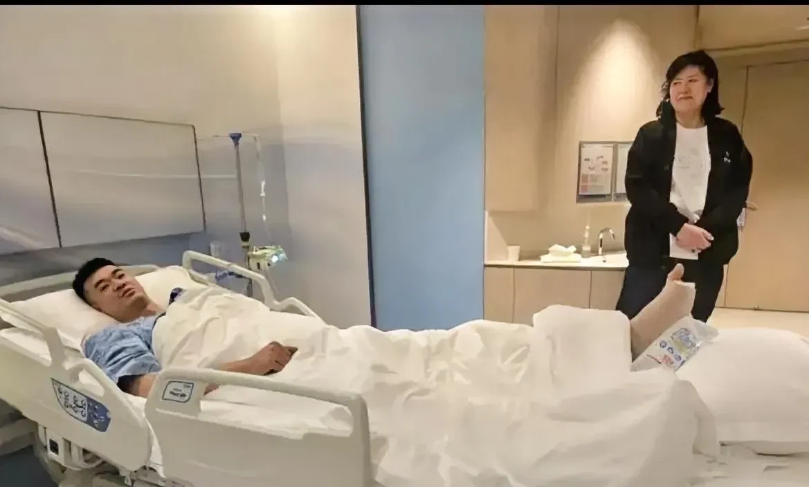 汉堡SV球员因伤退出下一场比赛的简单介绍 汉堡SV球员因伤退出下一场比赛的简单介绍