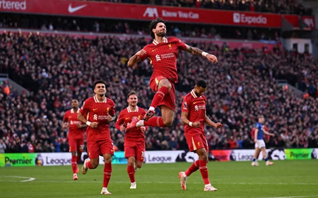 利物浦主场逆袭!意外胜利惊艳全场观众 利物浦主场逆袭!意外胜利惊艳全场观众