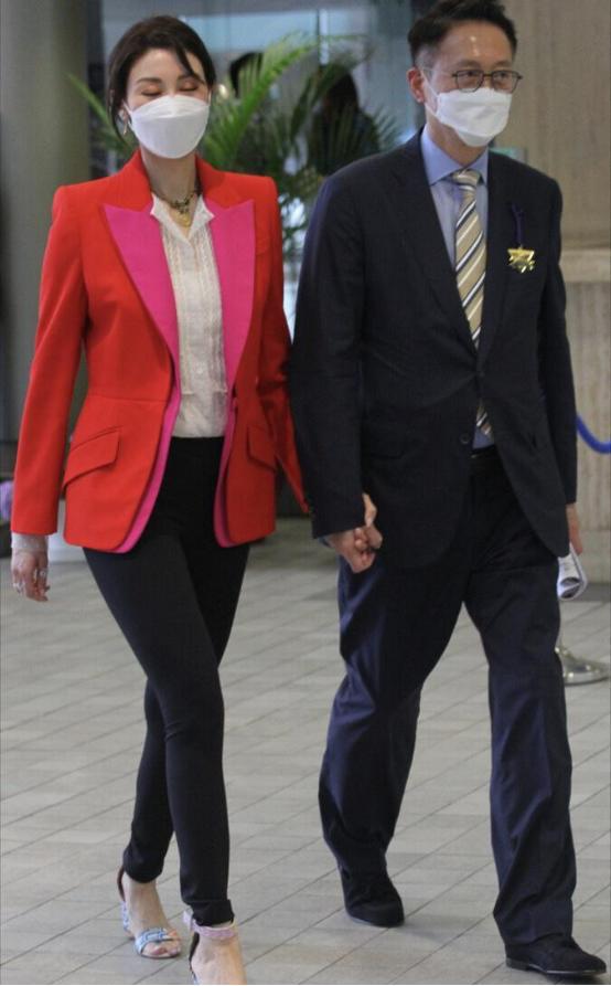 世俱杯时间-瑞典名将成为全场焦点,高调亮相