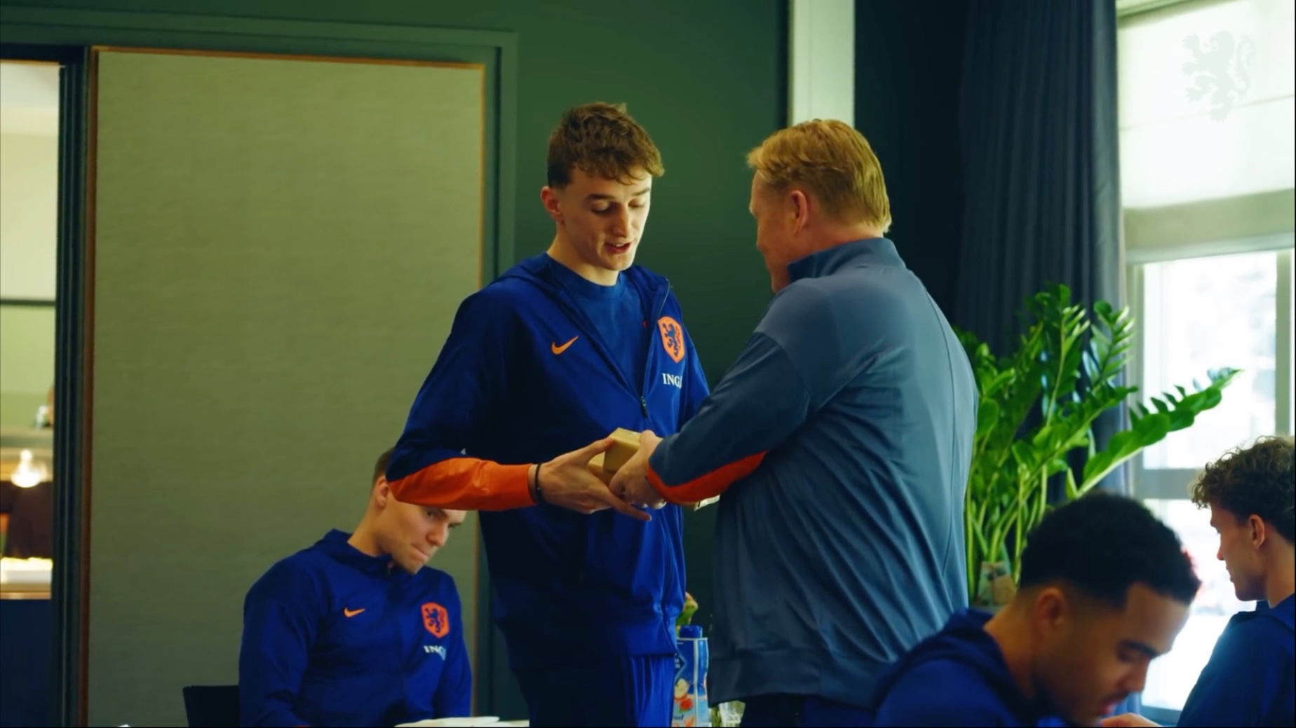 世俱杯参赛资格-荷兰大胜丹麦,跻身欧国联决赛