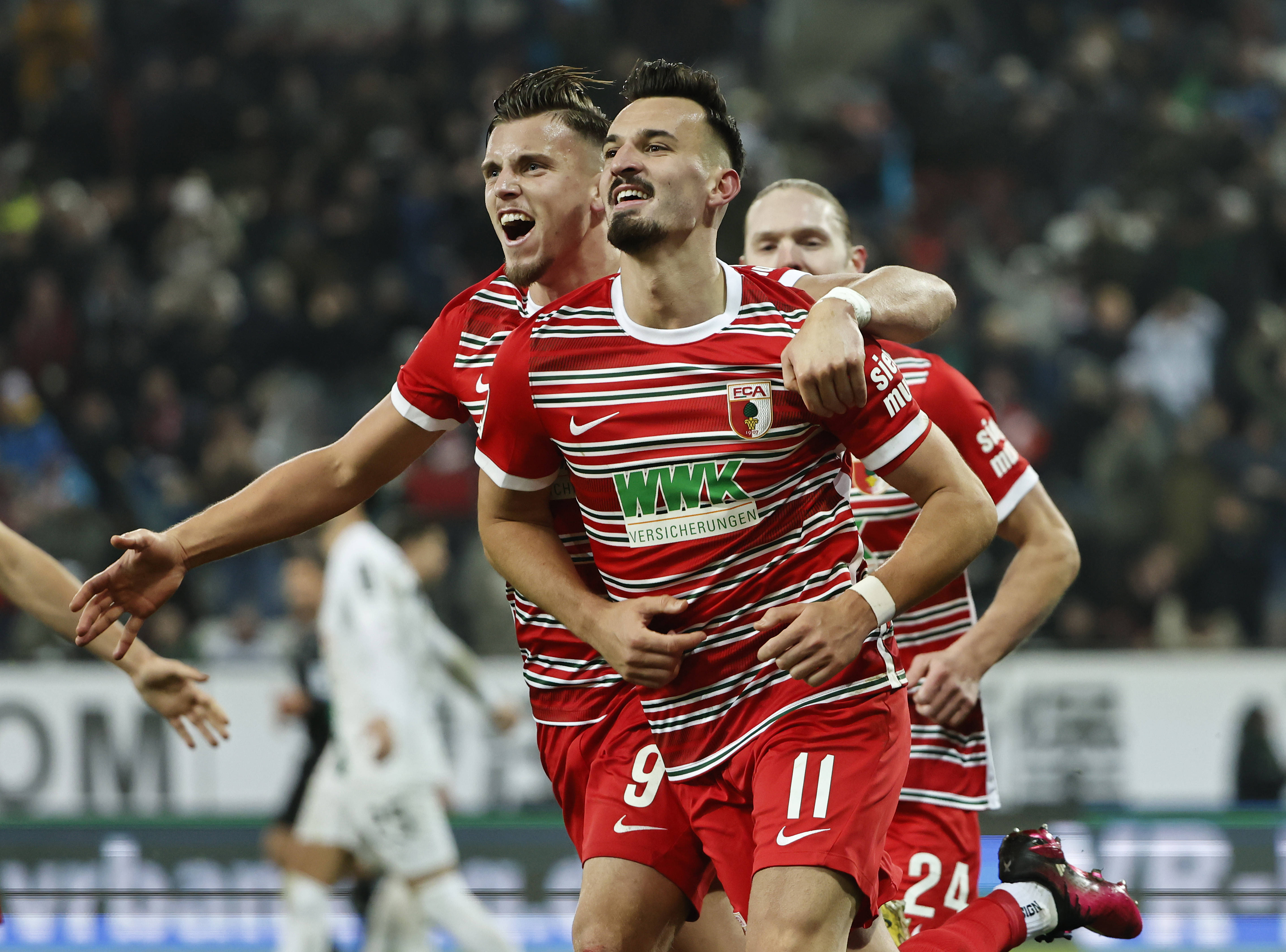 斯图加特勇夺德甲季军，赛季表现引人瞩目