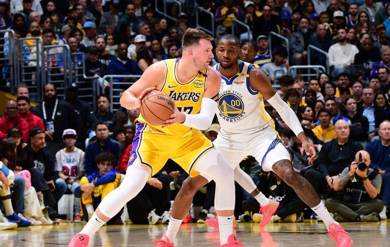 关于森林狼队在客场比赛中奋力一搏，希望取胜的信息