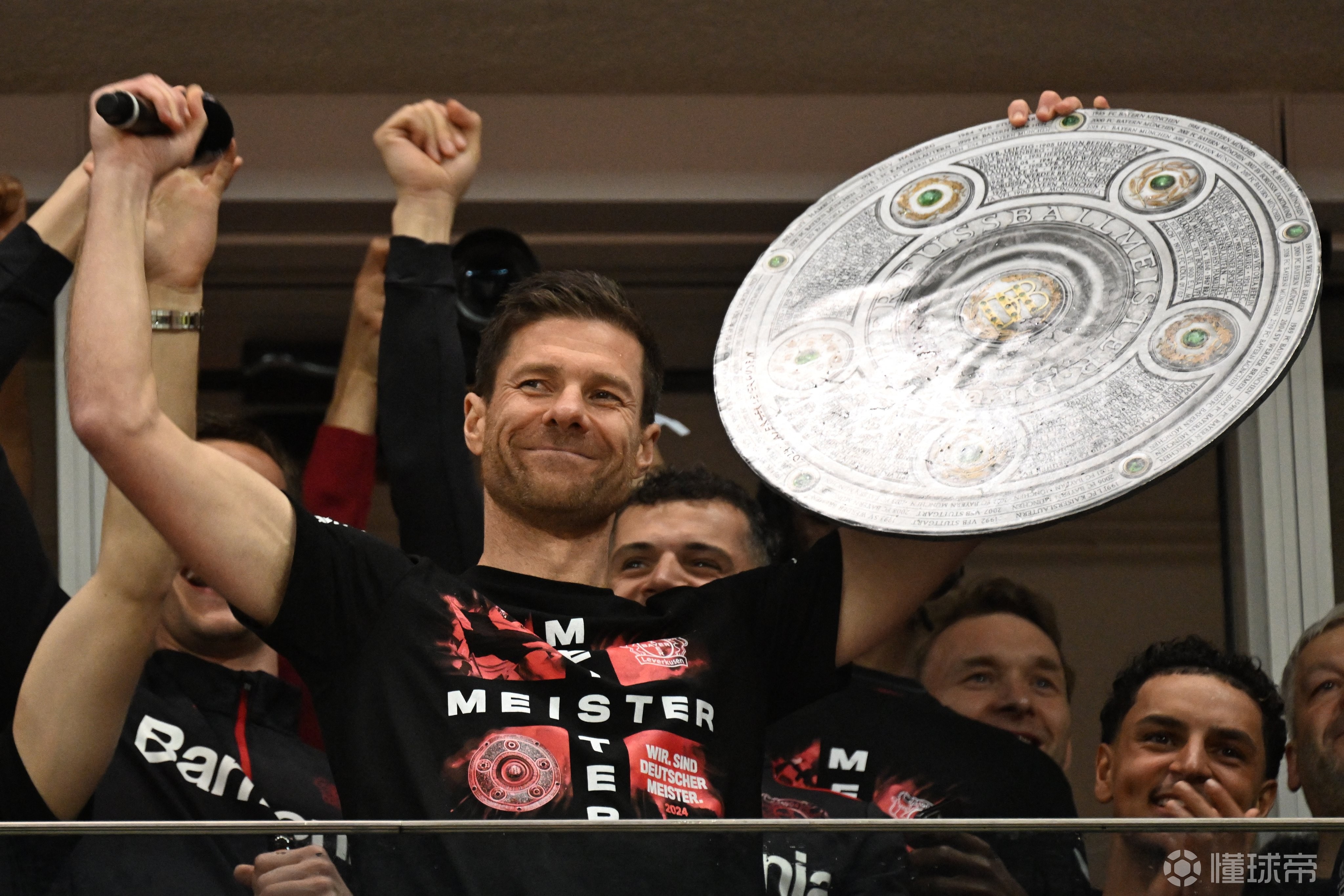 关于勒沃库森逆转获胜，继续保持不败纪录的信息