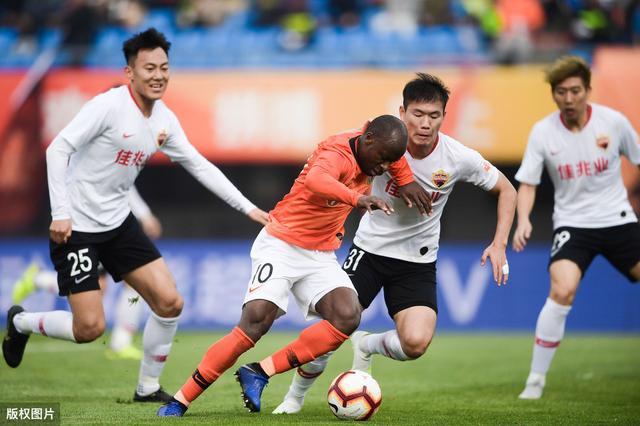 世俱杯冠军-关于关键一战！总决赛胜负难分，球迷心情激动！的信息