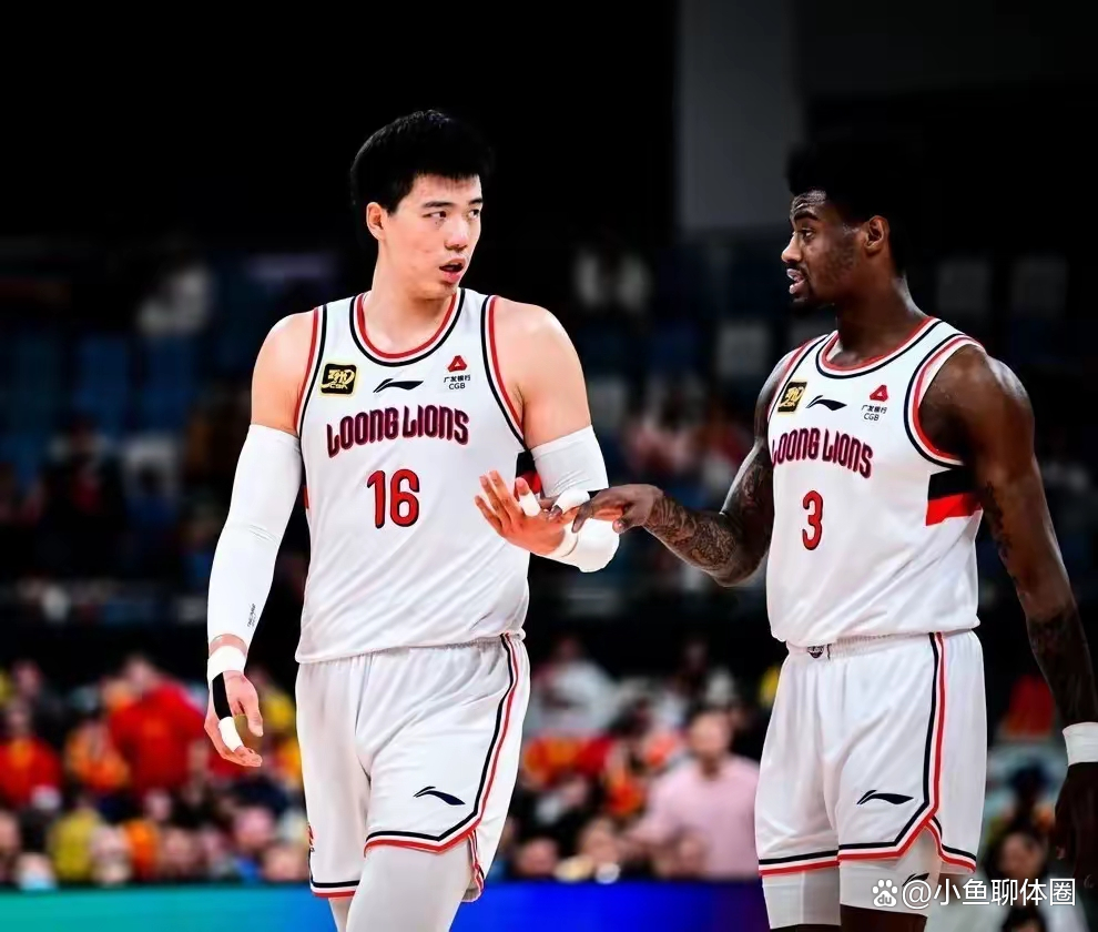 世俱杯决赛-新疆队在本赛季的比赛中稳步前进