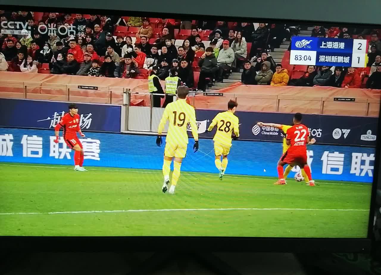 热门球队客场比赛中零封对手，取得胜利