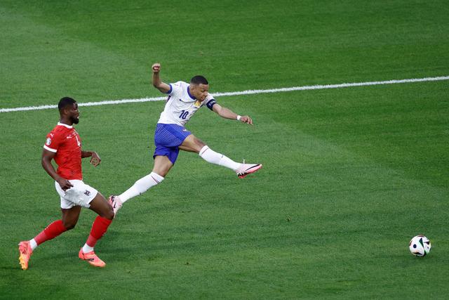 奥地利队客场不敌对手,陷入小组赛泥潭 奥地利队客场不敌对手,陷入小组赛泥潭