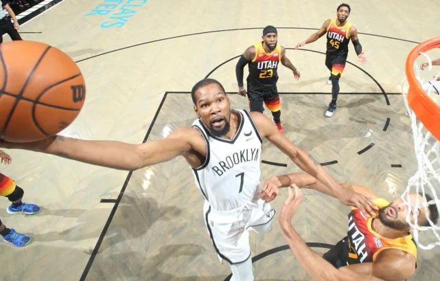 世俱杯参赛资格-篮网球员备战追赶领先球队，志在必得