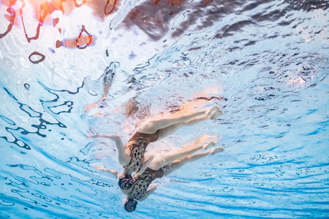 世俱杯直播-荷兰游泳选手勇夺冠军，强势夺金