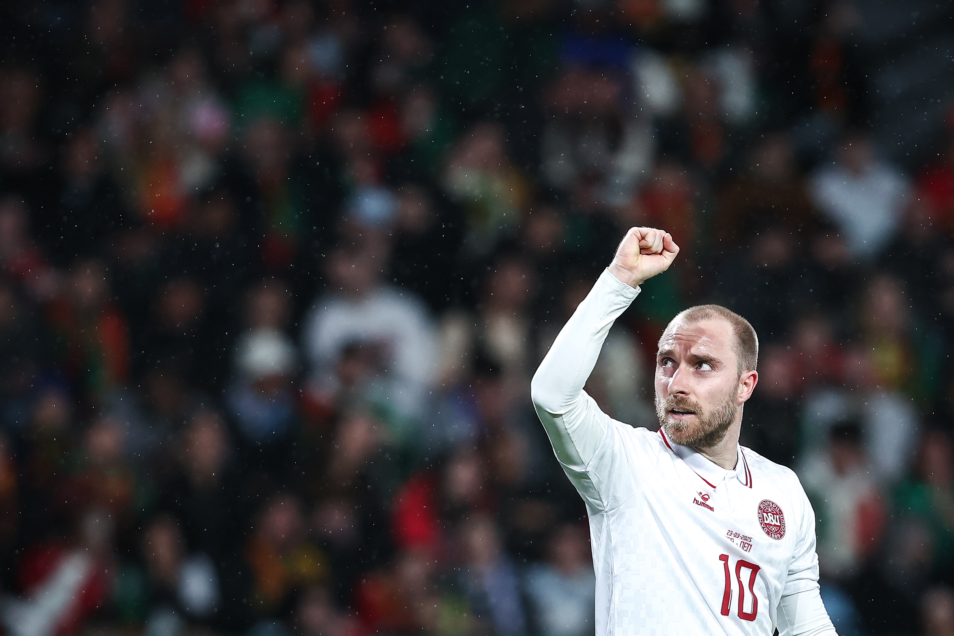 葡萄牙国家队一路过关斩将,成功挺进欧洲杯半决赛 葡萄牙国家队一路过关斩将,成功挺进欧洲杯半决赛