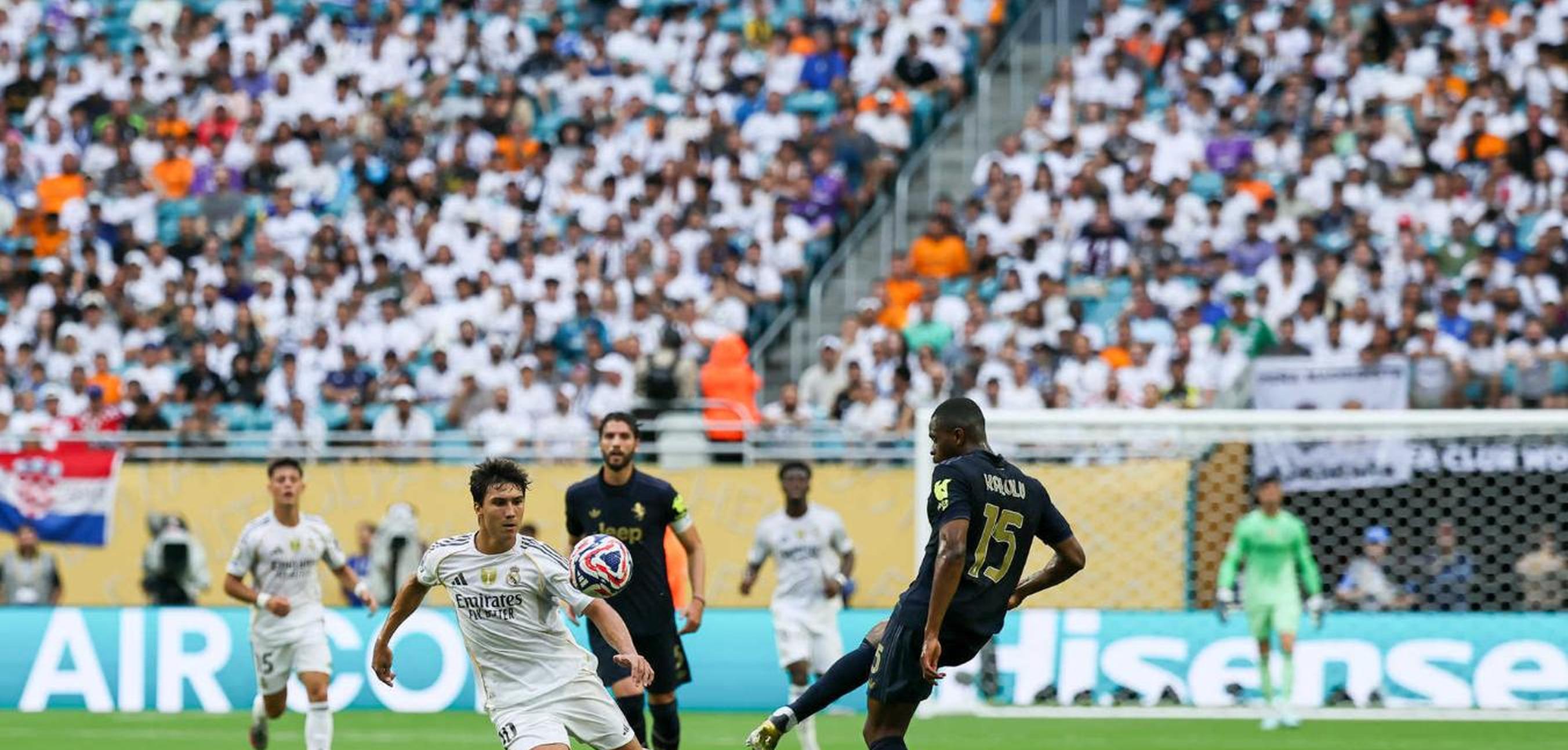 世俱杯-尤文图斯险胜,锁定八强资格