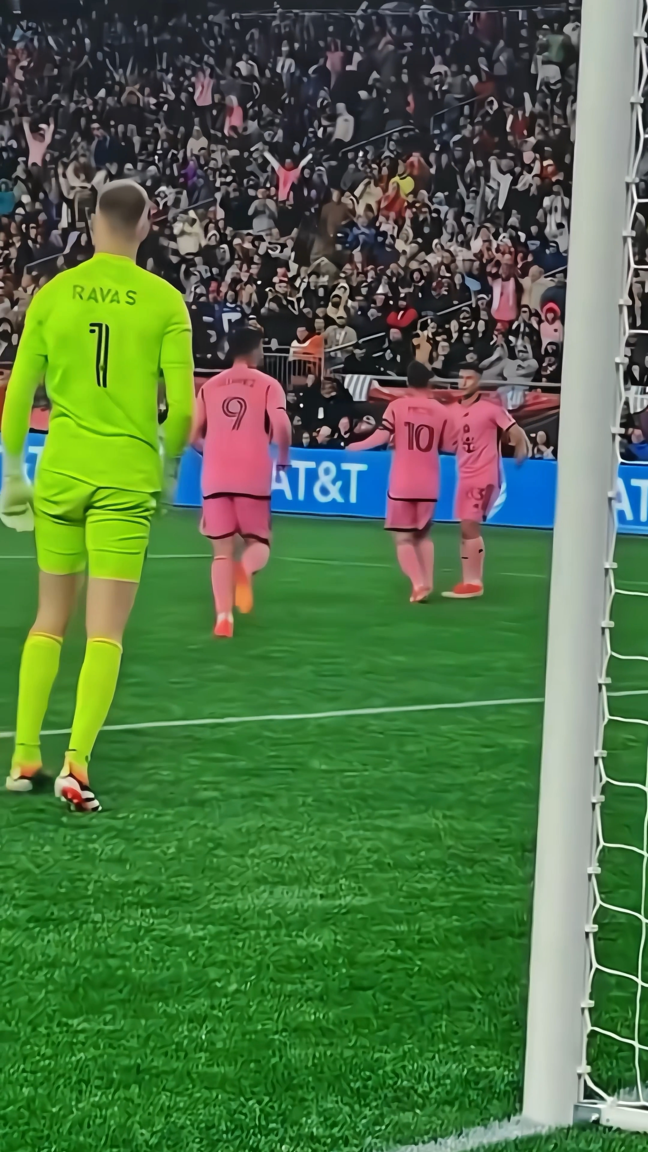 世俱杯-巴萨客场大胜,梅西连场破门横扫对手