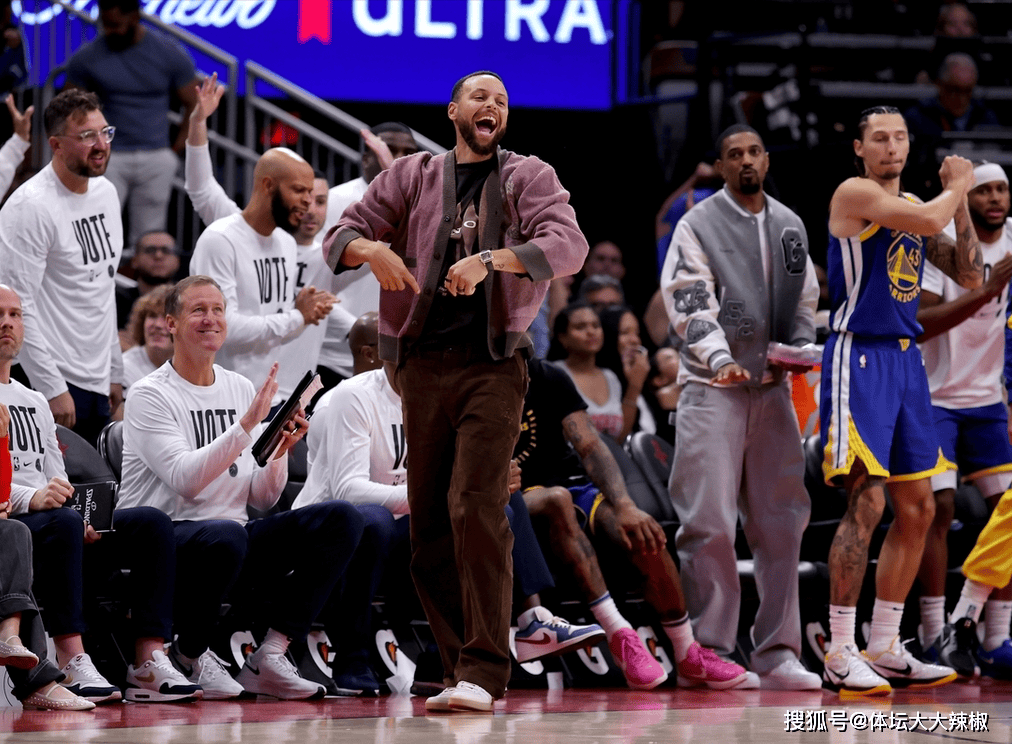 世俱杯官网-勇士联手确保连胜,库里格林风火轮继续引领球队