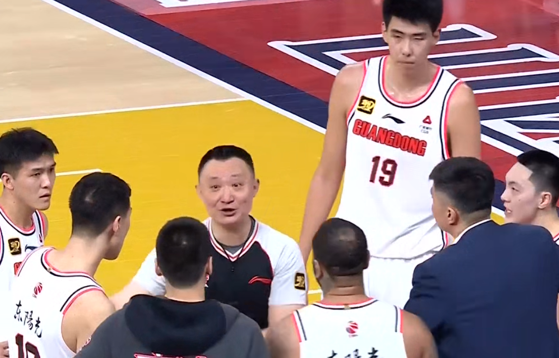 山西队力克对手!主场战胜广州队 山西队力克对手!主场战胜广州队