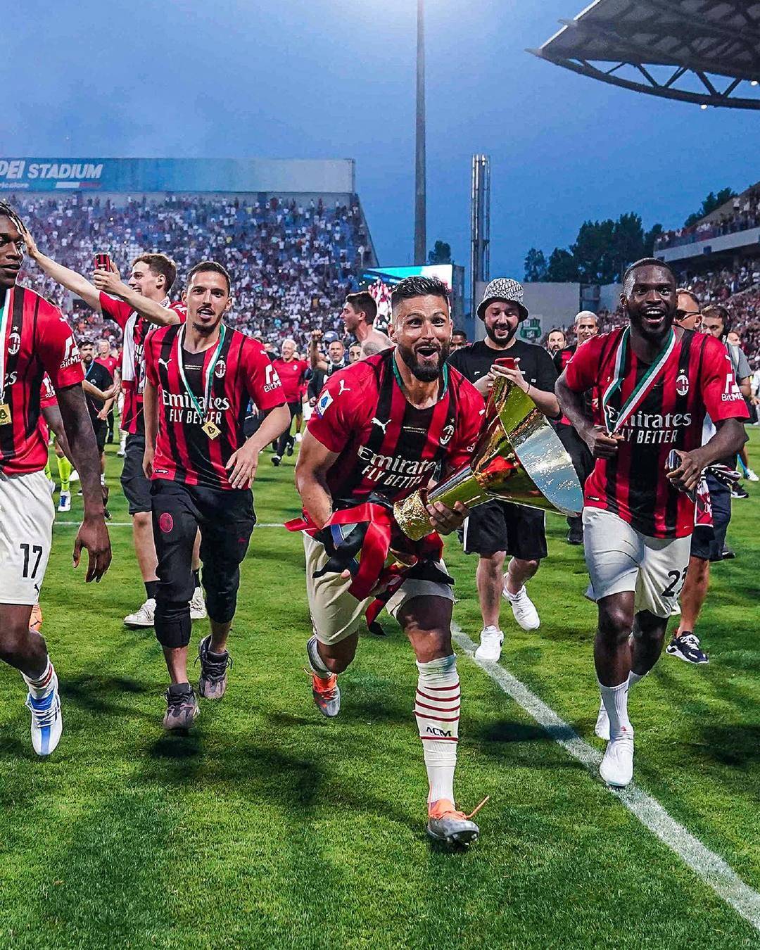 包含精彩对决！双方球队实力相当，临场气氛异常火爆的词条