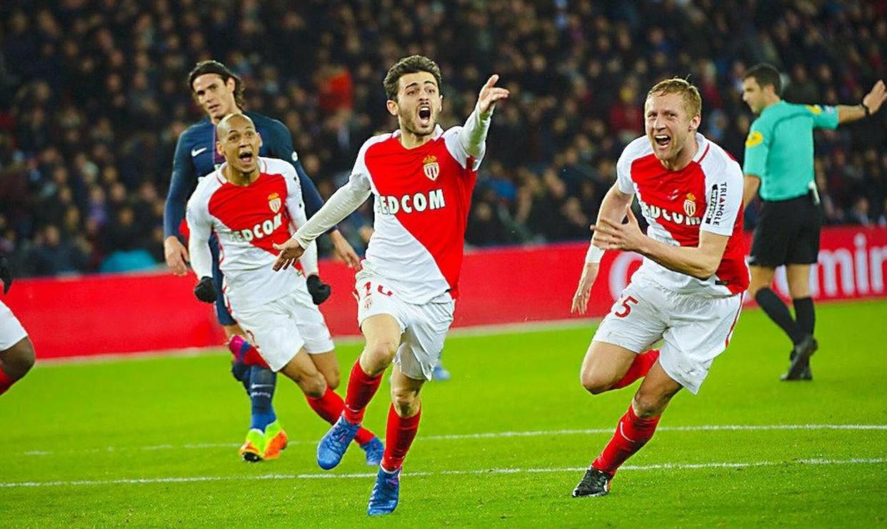 世俱杯改制-里尔主场球迷大合唱，氛围火爆不减