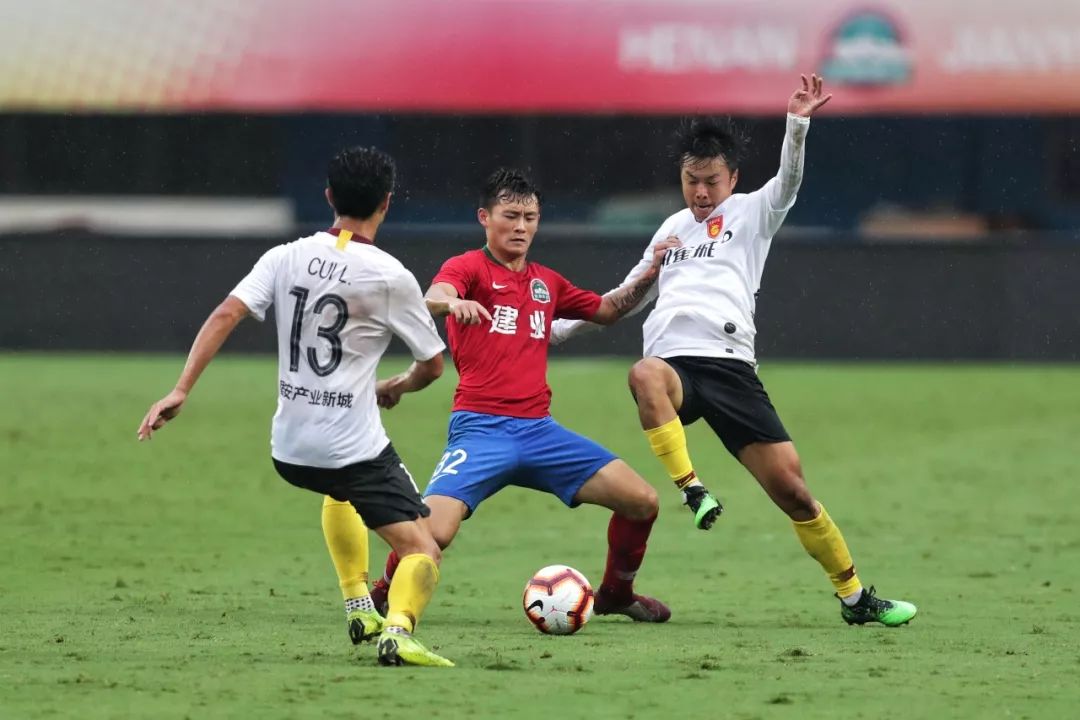 广州恒大客场不敌河北华夏幸福,遭遇失败 广州恒大客场不敌河北华夏幸福,遭遇失败