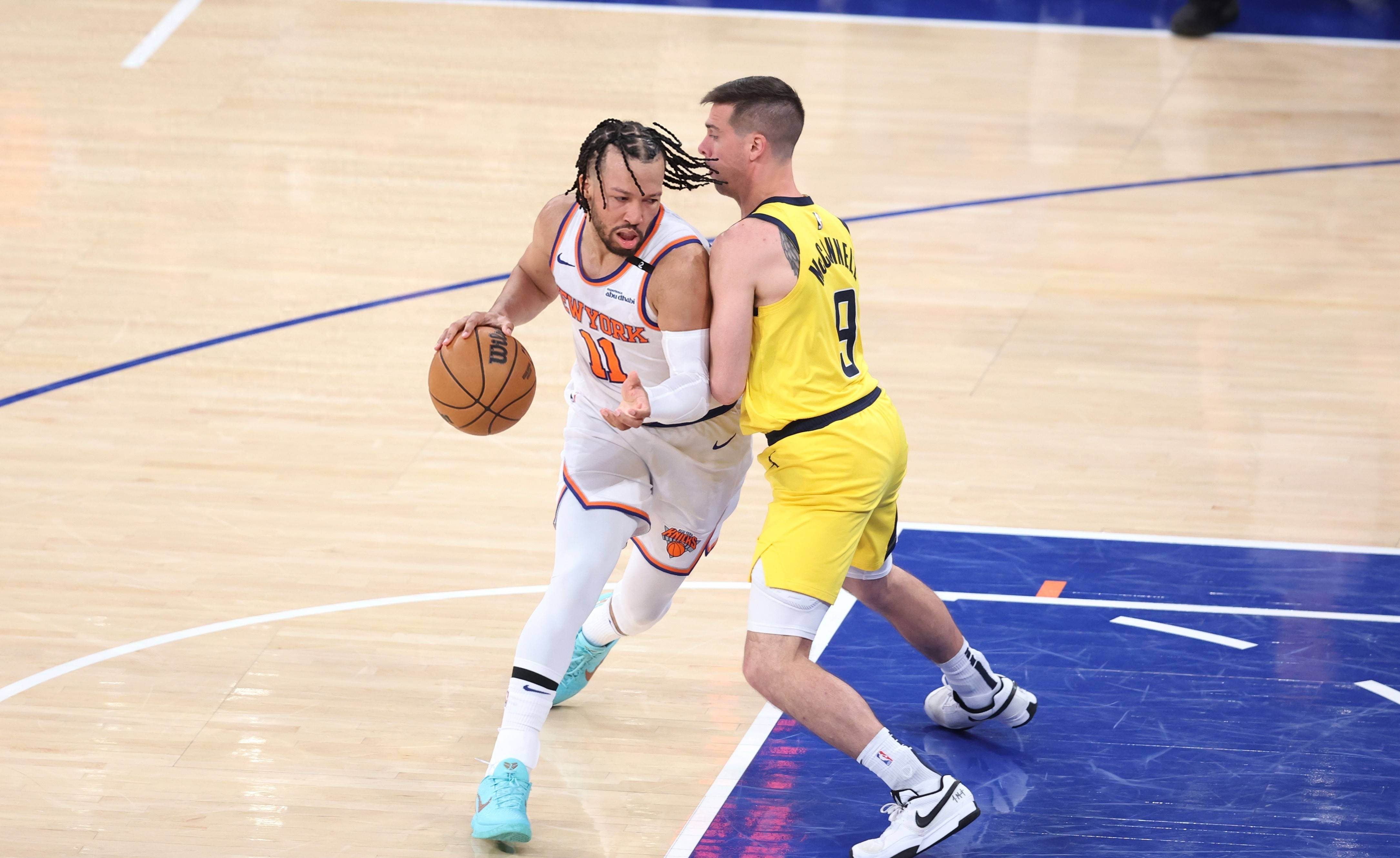 紧张比赛中球队最后一刻逆转胜出