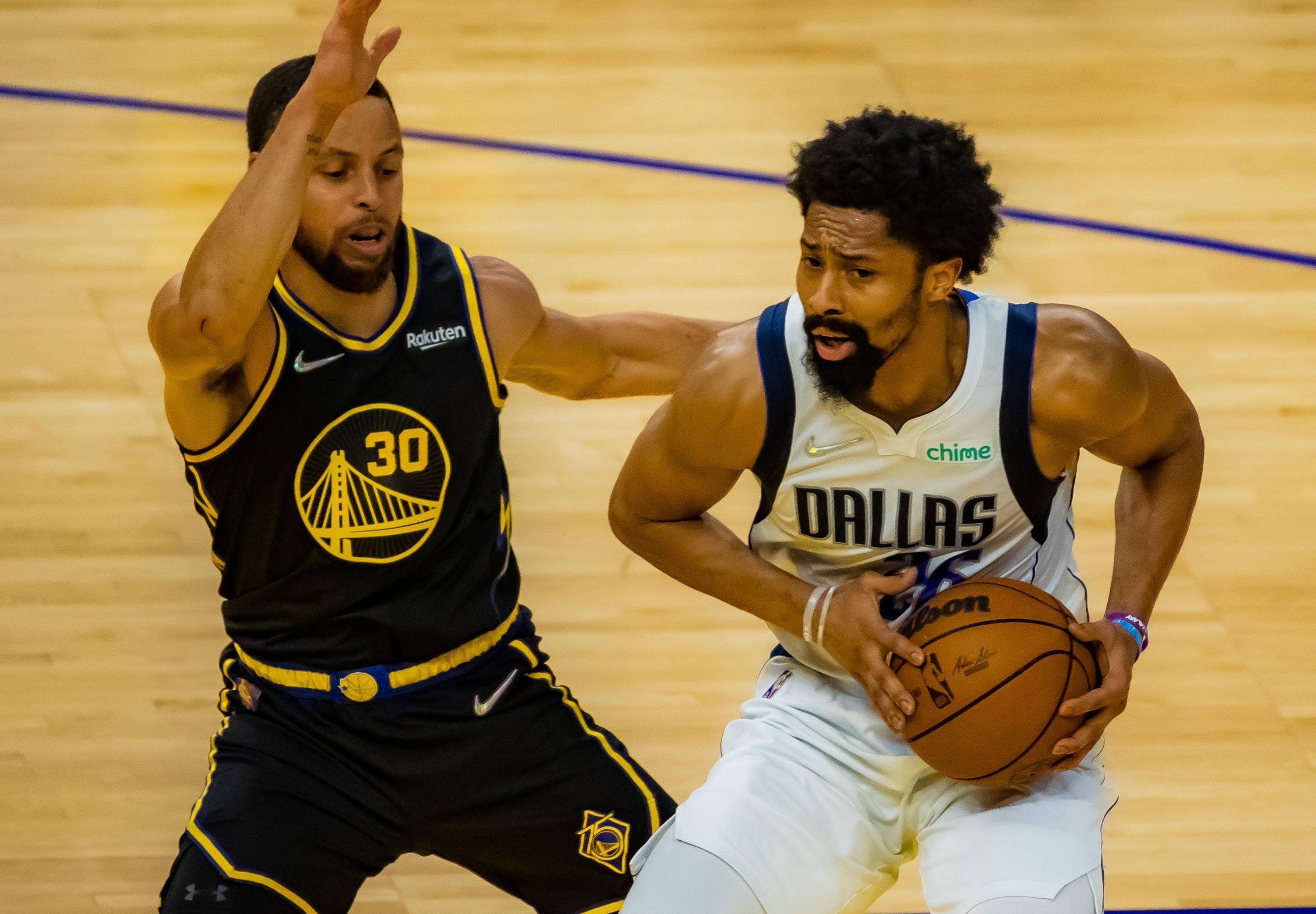 快船队主场取胜,冲击西部决赛资格 快船队主场取胜,冲击西部决赛资格