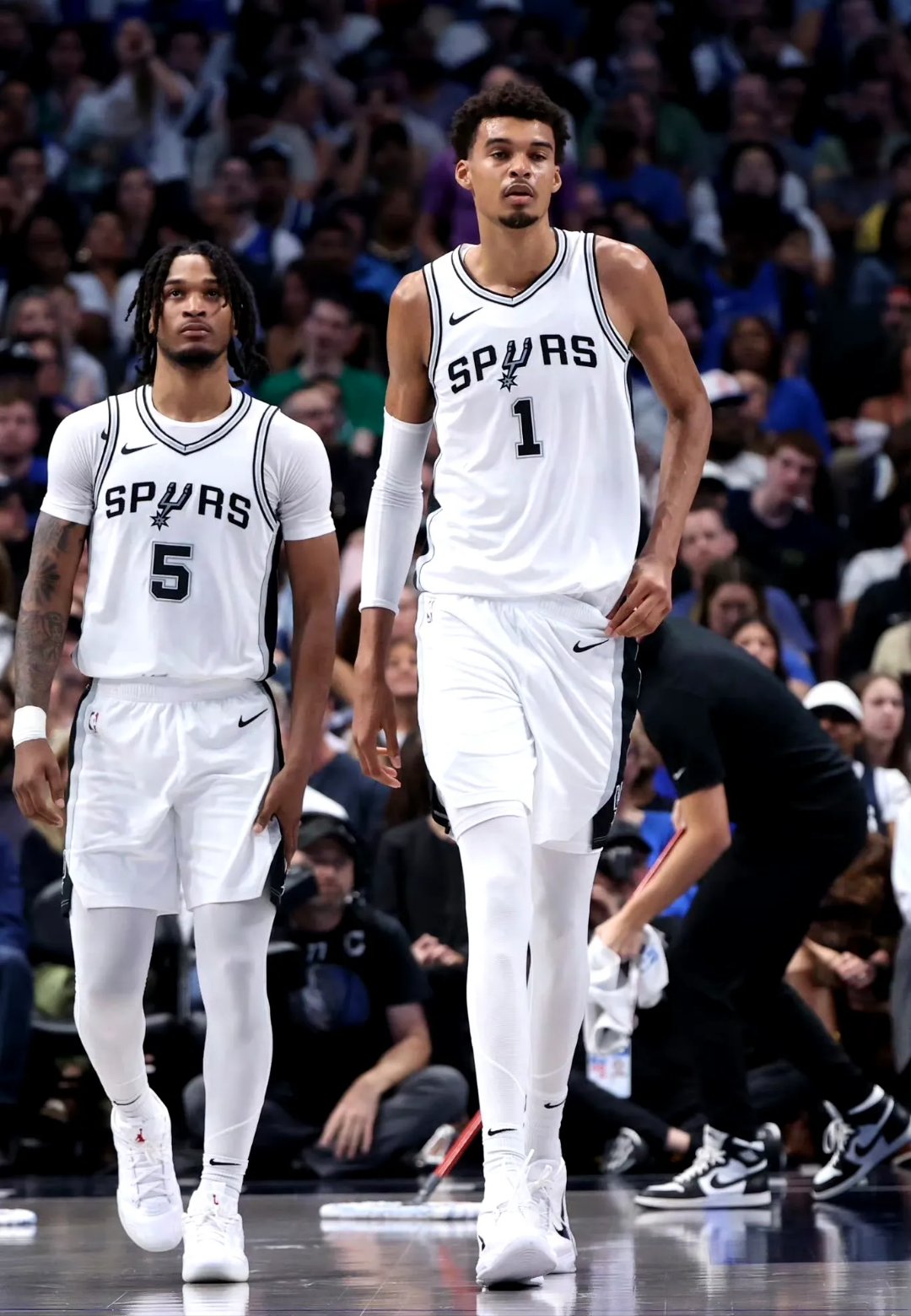 世俱杯直播-马刺队惨败开拓者，陷入季后赛困境的简单介绍