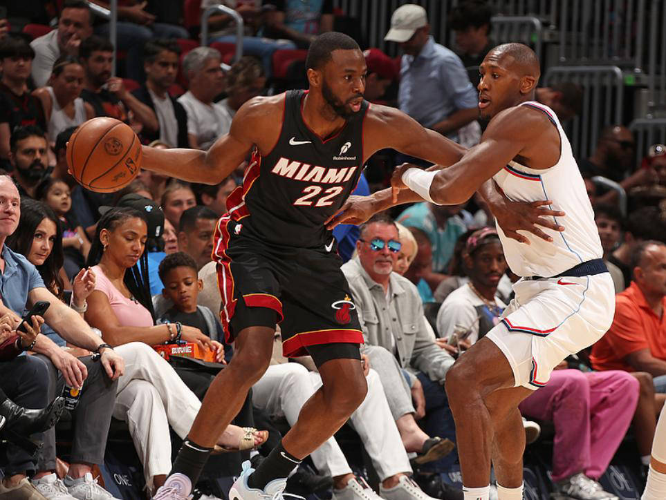 队内矛盾频发,热火遭遇连败情绪低迷的简单介绍 队内矛盾频发,热火遭遇连败情绪低迷的简单介绍