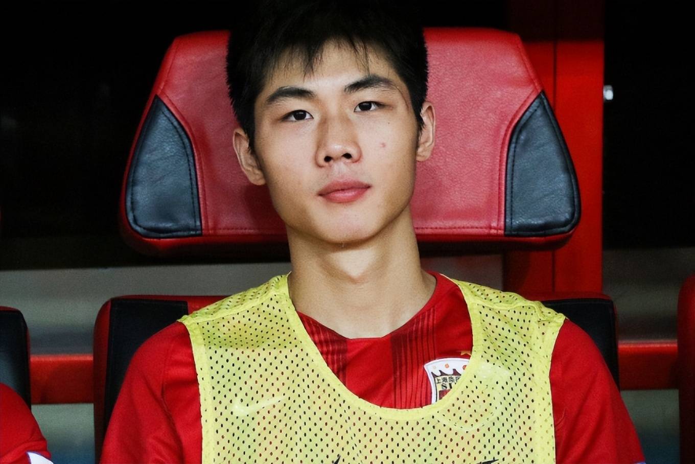 世俱杯奖金-上港队球员发挥出色,领先他队晋级八强的简单介绍