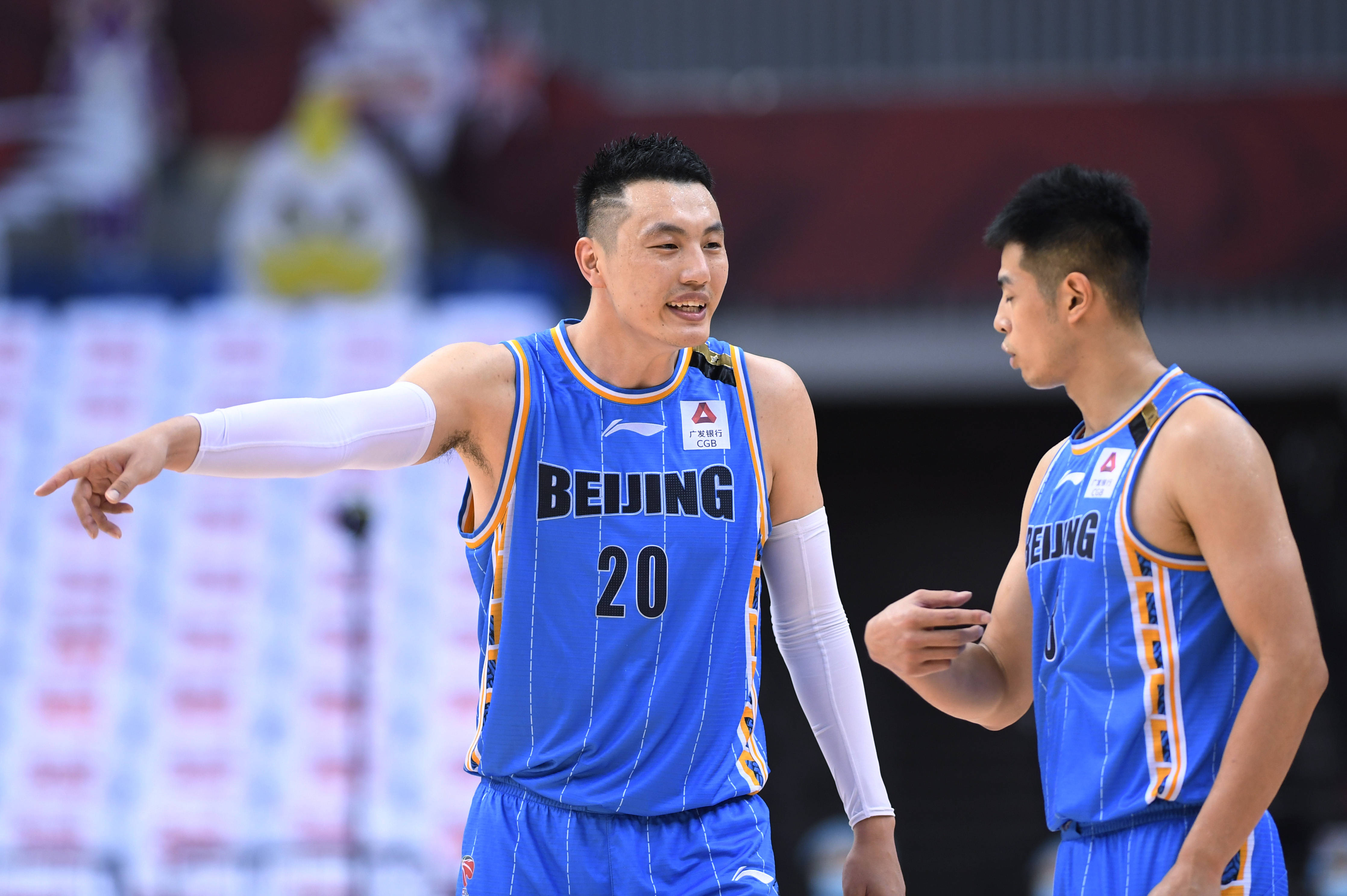 狼队主场告捷,重返争四行列 狼队主场告捷,重返争四行列