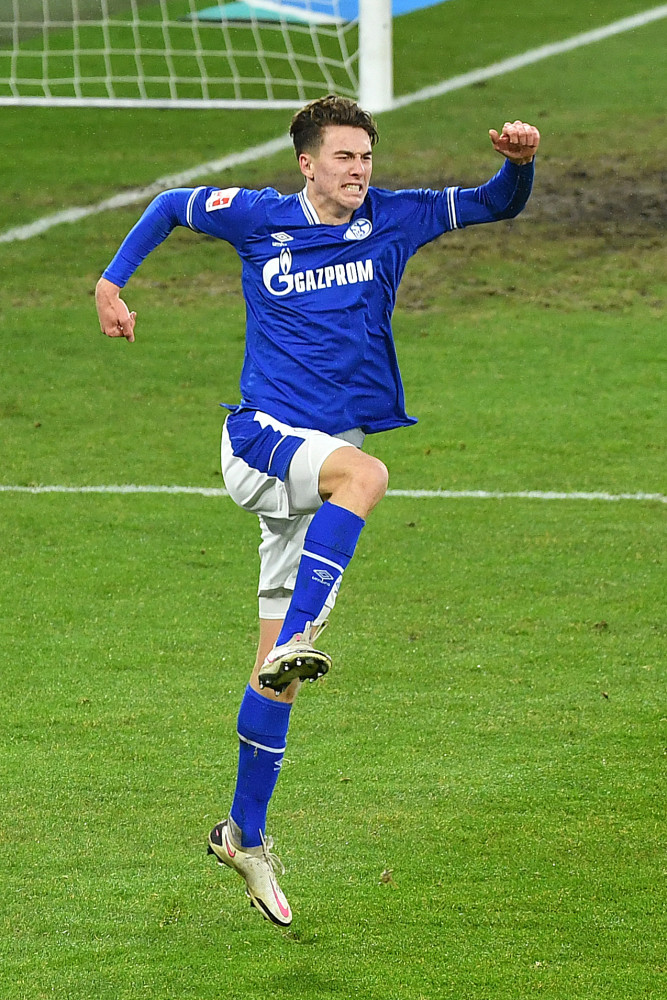 沙尔克04客场险胜，德甲豪门逆袭掀起风波的简单介绍