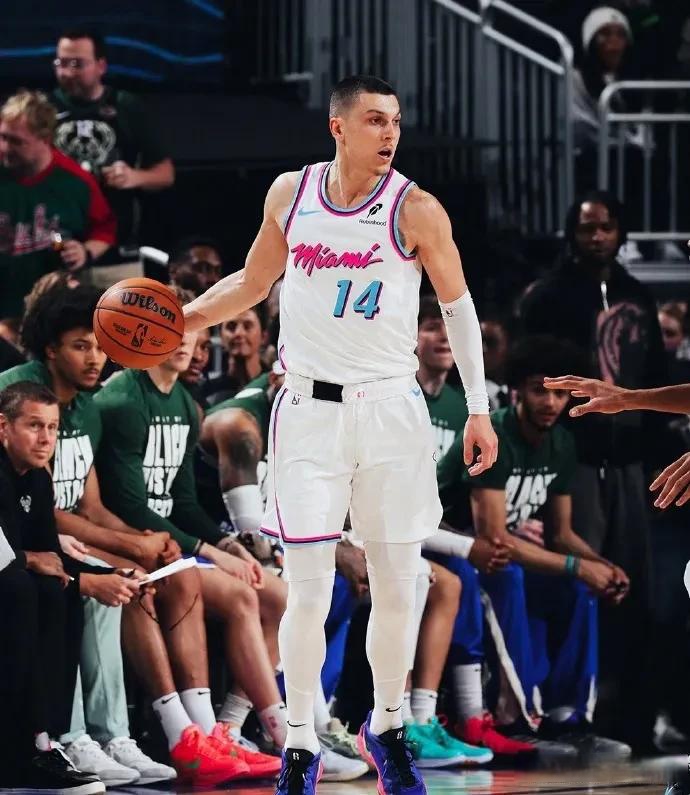 世俱杯赛程-雄鹿球员克服困难获胜，得分场场热火