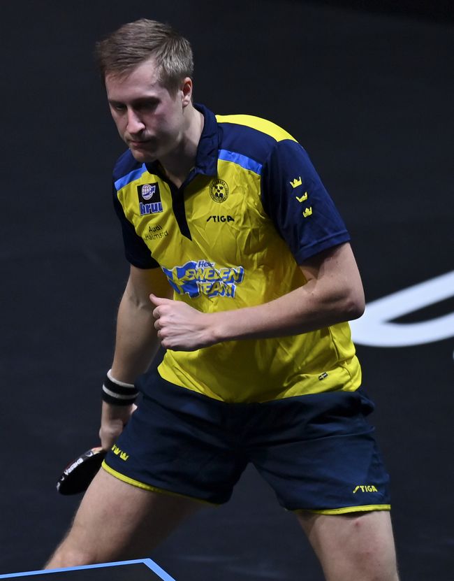 EG血洗BRO，Perkz打出惊人五杀激烈交锋八强赛，锁定晋级资格