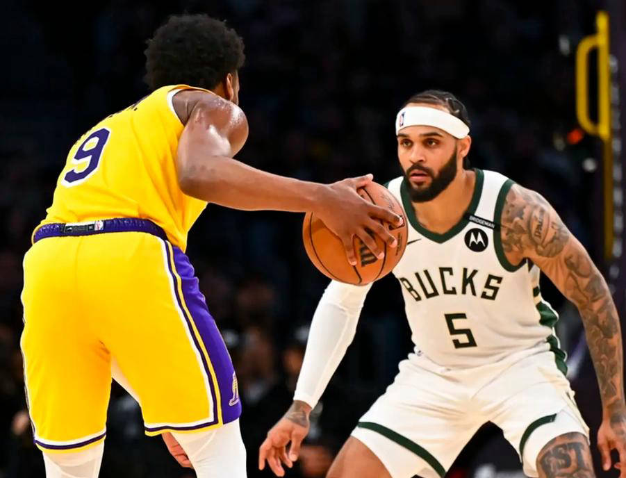 世俱杯2025-湖人大胜雄鹿,晋级总决赛