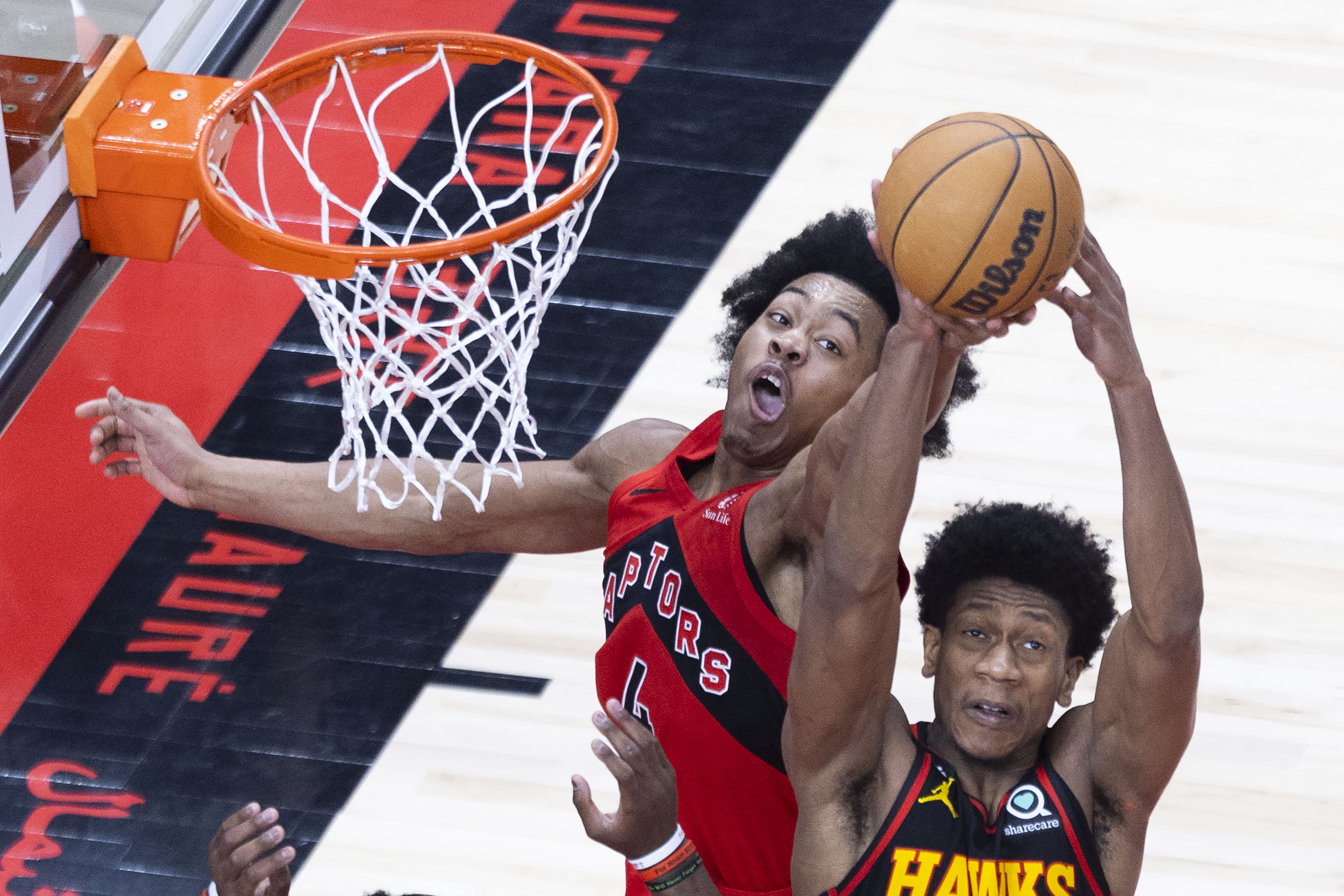 世俱杯官网-关于猛龙逆转老鹰,帕斯卡尔-西亚卡姆独得35分的信息