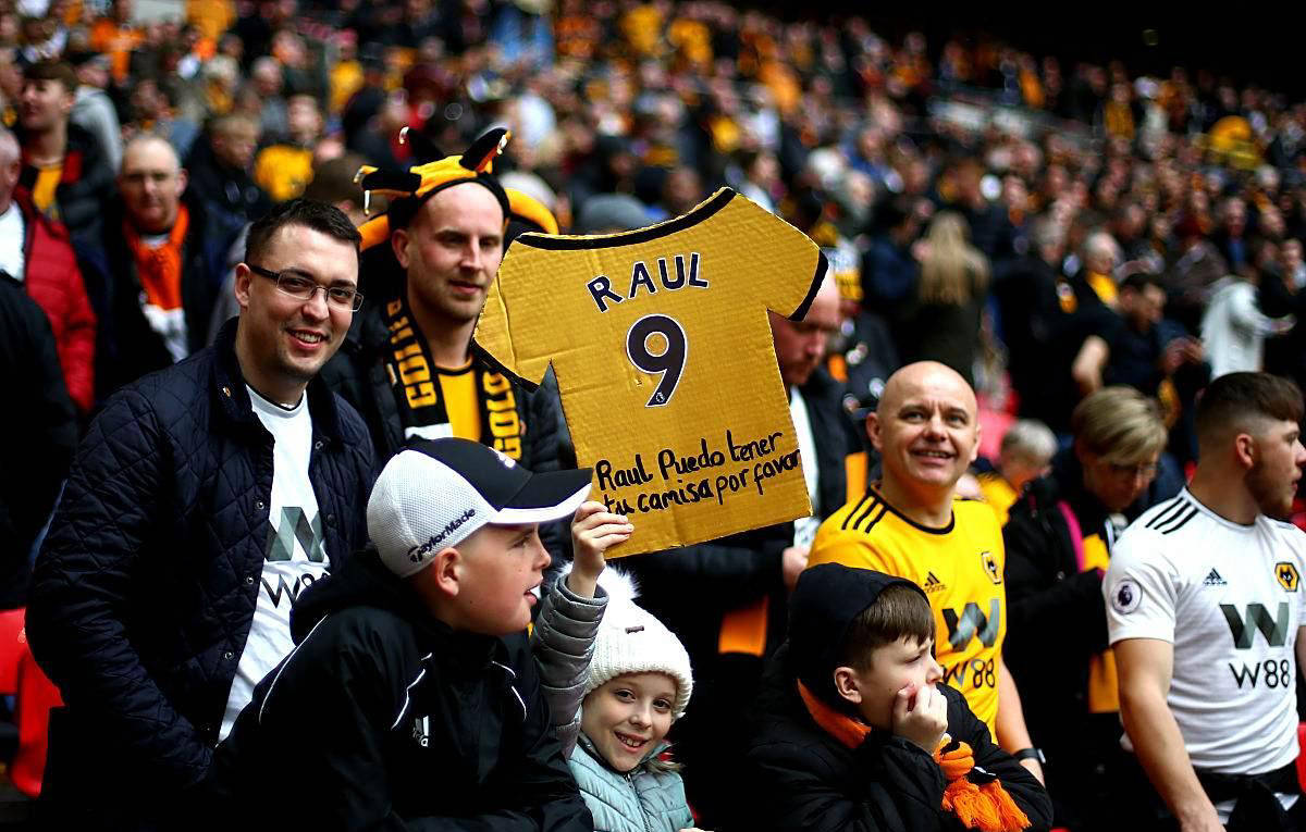 世俱杯冠军-沃尔夫斯堡狼队主场战平,难分胜负