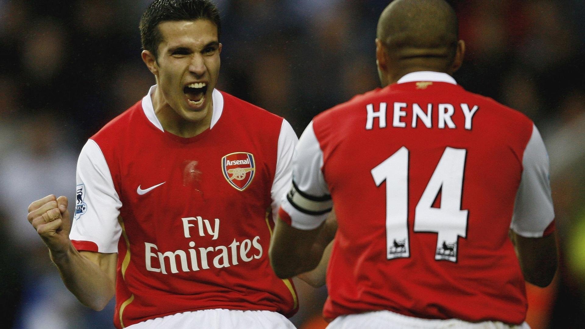 F1新赛季揭幕战之夜，萨卡在焦点战证明自己